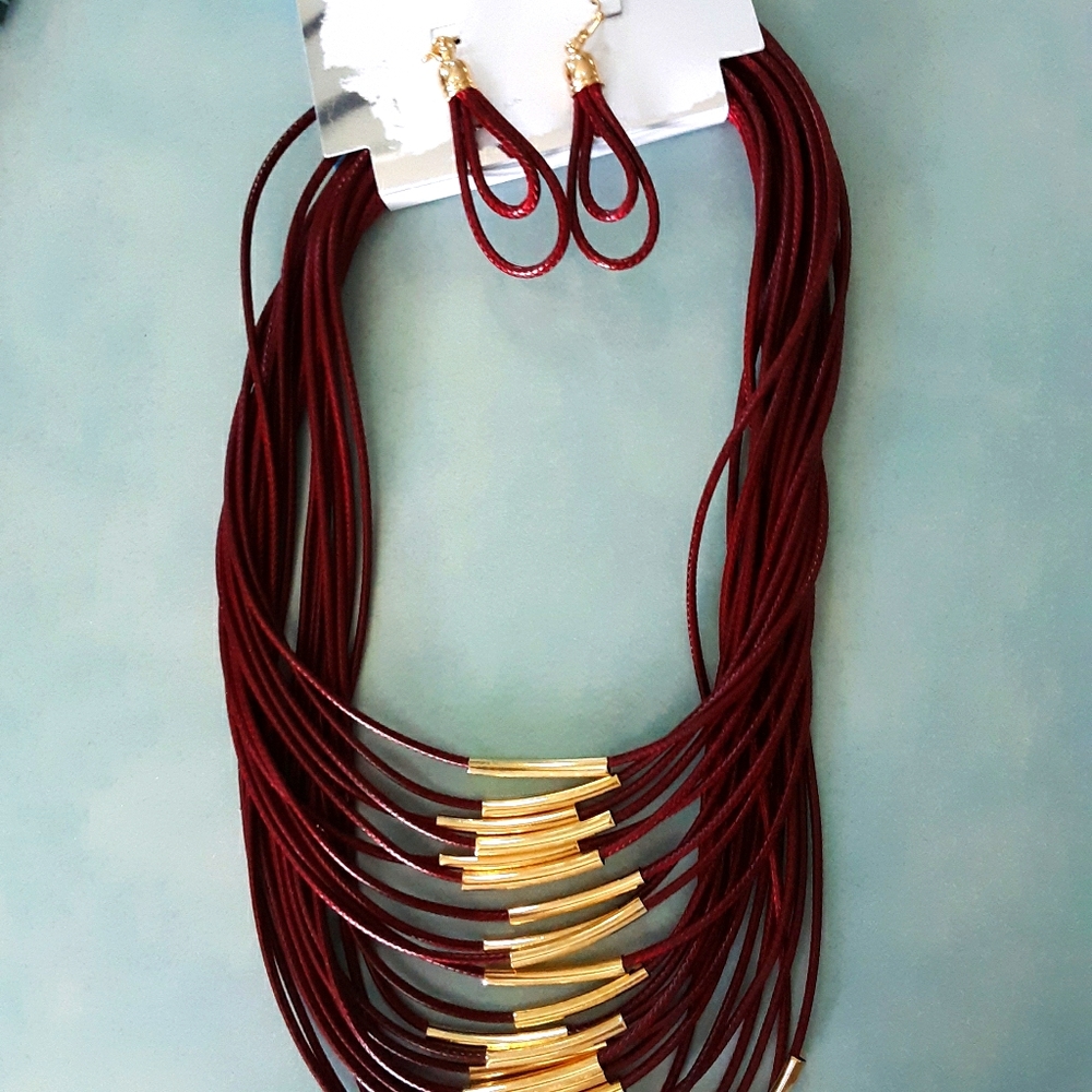 Gorgeous garnet necklace & earrings